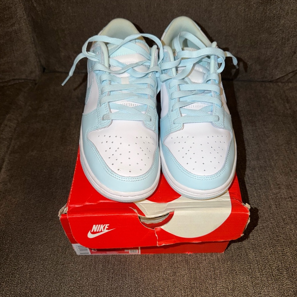 Nike Dunk Glacier ' Low-Top Sneakers in Light Blue and White Size 8